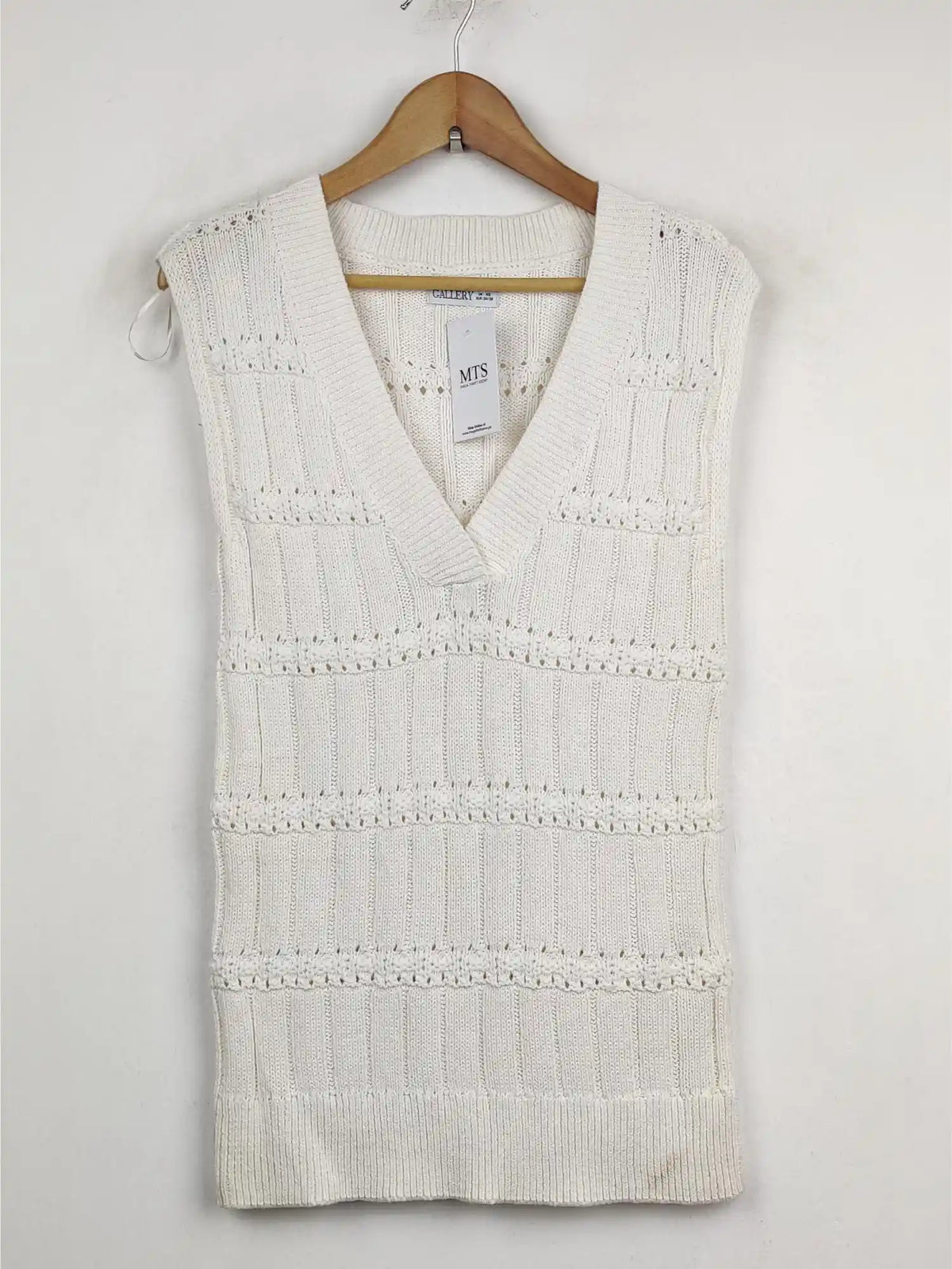 Buy online pre-used pre-loved 100% authentic & Original branded Gallery (SL-849) available in Pakistan. Top international brands avilable.