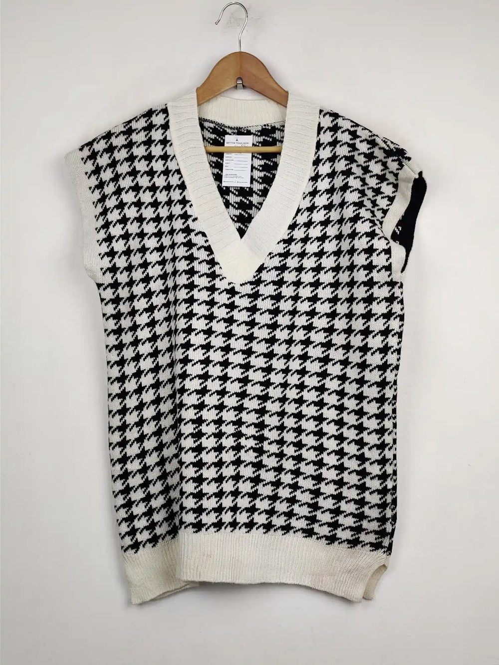 Buy online pre-used pre-loved 100% authentic & Original branded Unknown Brand (SL-881) available in Pakistan. Top international brands avilable.