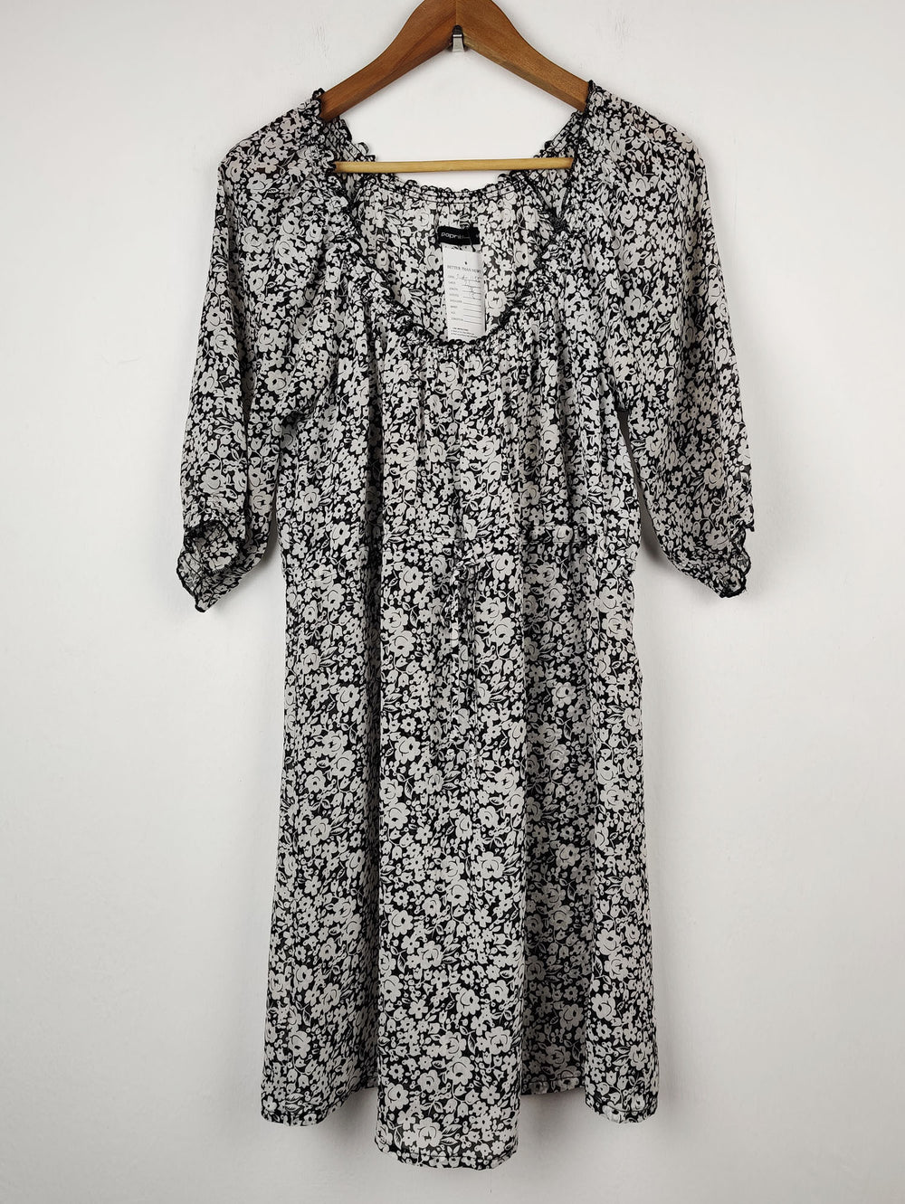 Buy online pre-used pre-loved 100% authentic & Original branded Paprika (SWT-1155) available in Pakistan. Top international brands avilable.