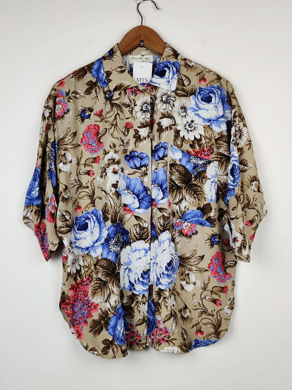 Buy online pre-used pre-loved 100% authentic & Original branded Miss Selfridge (SWT-1176) available in Pakistan. Top international brands avilable.