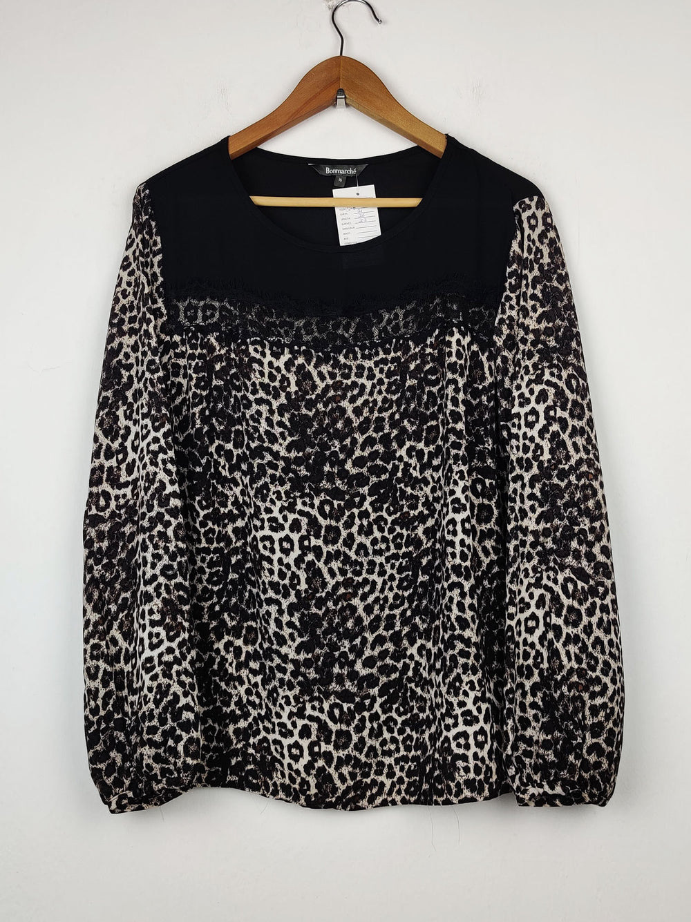 Buy online pre-used pre-loved 100% authentic & Original branded Bonmarche (SWT-1193) available in Pakistan. Top international brands avilable.