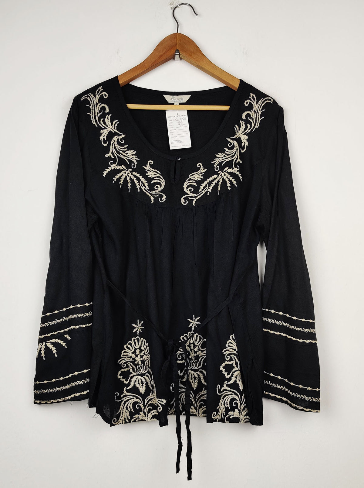 Buy online pre-used pre-loved 100% authentic & Original branded Peacocks (SWT-1270) available in Pakistan. Top international brands avilable.