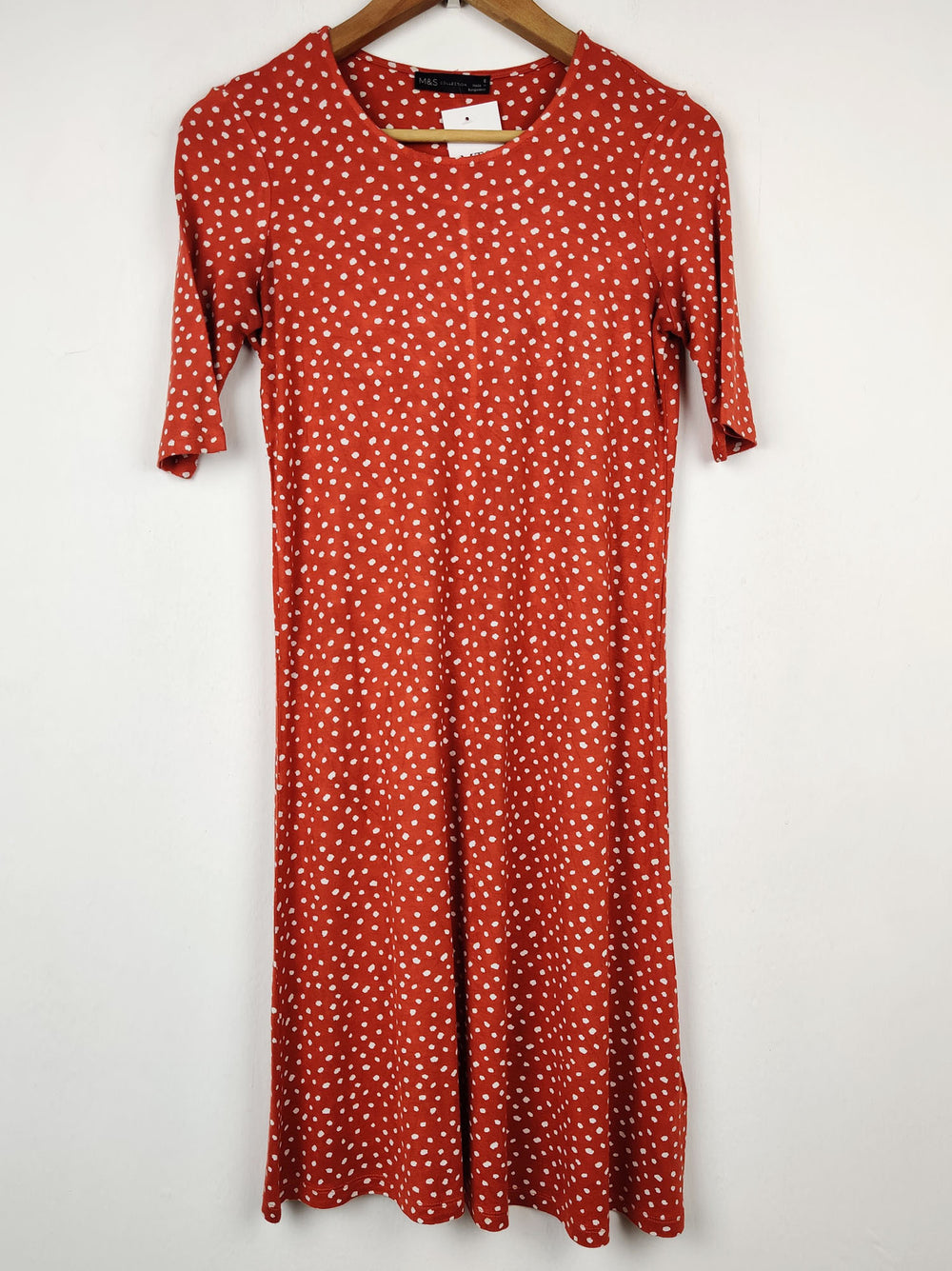 Buy online pre-used pre-loved 100% authentic & Original branded Marks & Spencer (SWT-1306) available in Pakistan. Top international brands avilable.