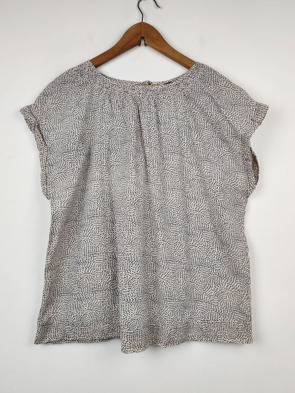 Buy online pre-used pre-loved 100% authentic & Original branded Next (SWT-1345) available in Pakistan. Top international brands avilable.