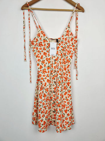 Buy online pre-used pre-loved 100% authentic & Original branded Asos Design (SWT-1393) available in Pakistan. Top international brands avilable.