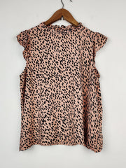 Buy online pre-used pre-loved 100% authentic & Original branded New Look (SWT-1395) available in Pakistan. Top international brands avilable.