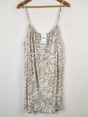 Buy online pre-used pre-loved 100% authentic & Original branded Asos (SWT-1406) available in Pakistan. Top international brands avilable.