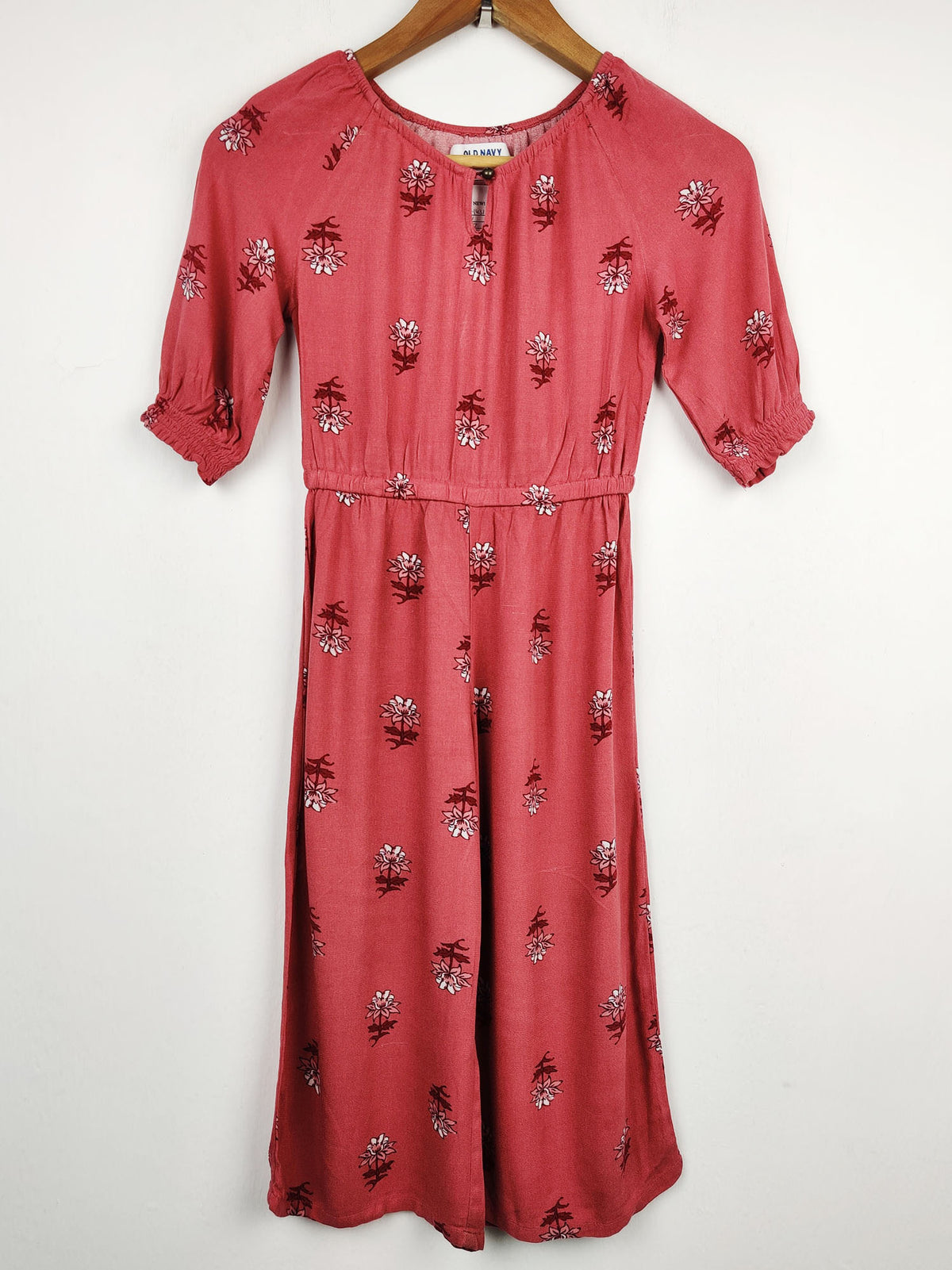 Buy online pre-used pre-loved 100% authentic & Original branded Old Navy (SWT-1431) available in Pakistan. Top international brands avilable.