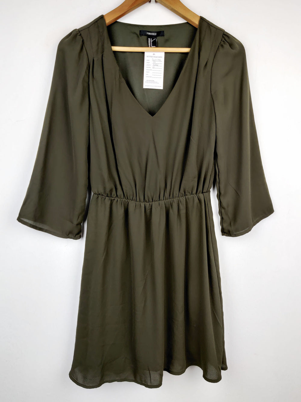 Buy online pre-used pre-loved 100% authentic & Original branded Forever 21 (SWT-1442) available in Pakistan. Top international brands avilable.