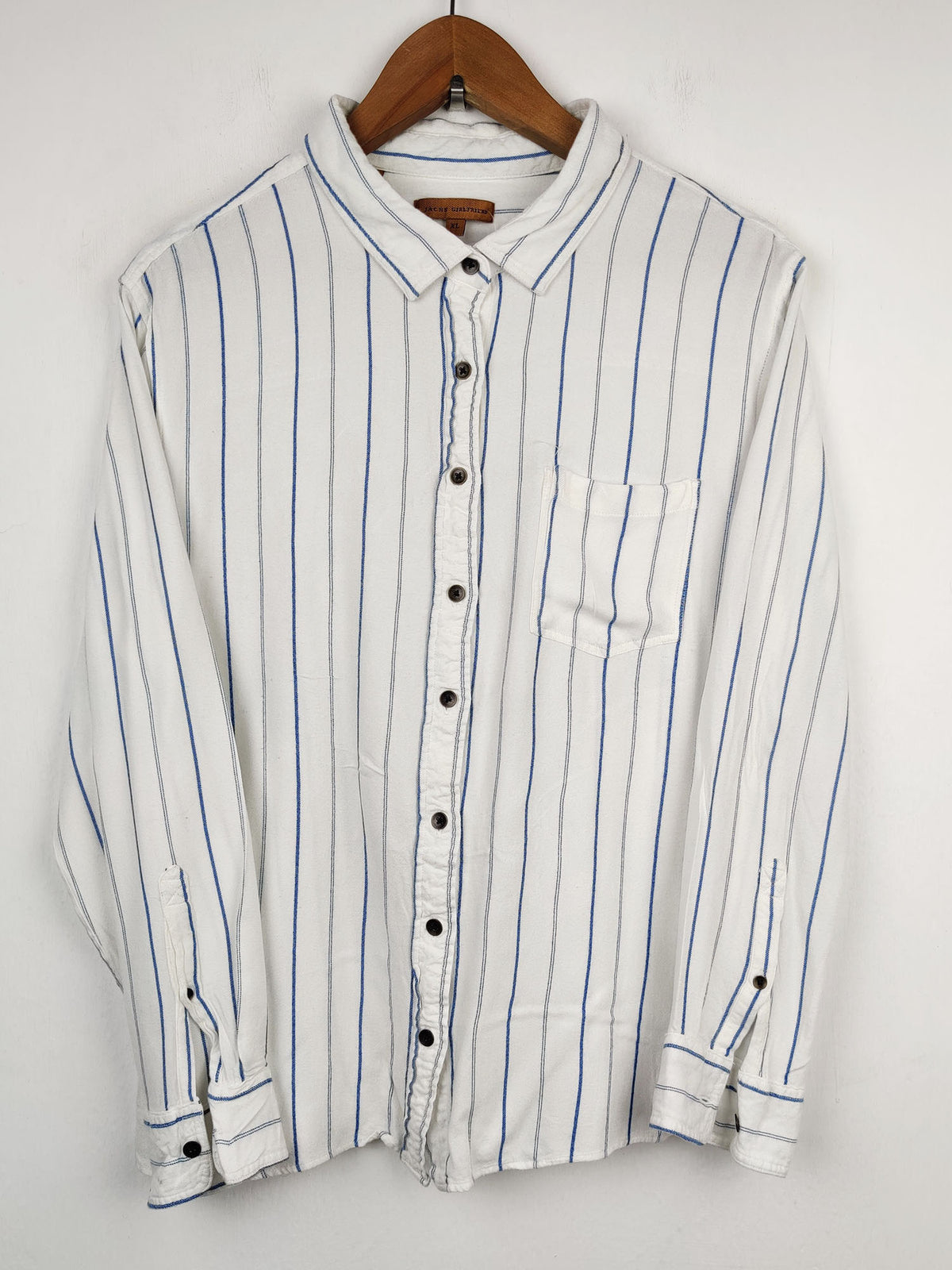 Buy online pre-used pre-loved 100% authentic & Original branded Jachs Girlfriend (SWT-1460) available in Pakistan. Top international brands avilable.