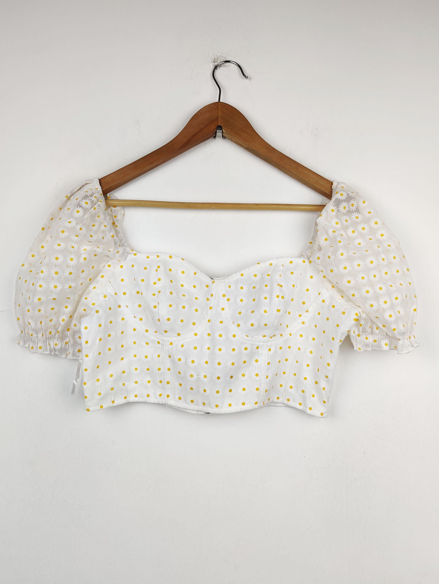 Buy online pre-used pre-loved 100% authentic & Original branded Shein (SWT-1483) available in Pakistan. Top international brands avilable.