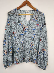 Buy online pre-used pre-loved 100% authentic & Original branded Estvl (SWT-1530) available in Pakistan. Top international brands avilable.