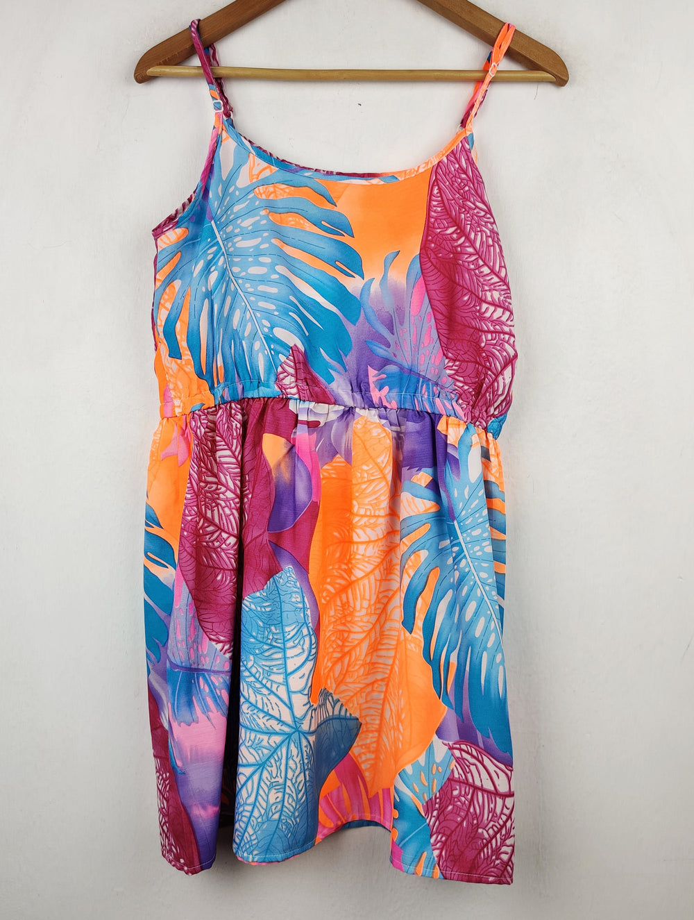 Buy online pre-used pre-loved 100% authentic & Original branded Boohoo (SWT-159) available in Pakistan. Top international brands avilable.