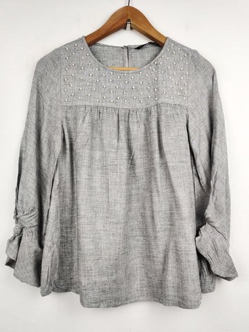 Buy online pre-used pre-loved 100% authentic & Original branded Zara (SWT-1607) available in Pakistan. Top international brands avilable.