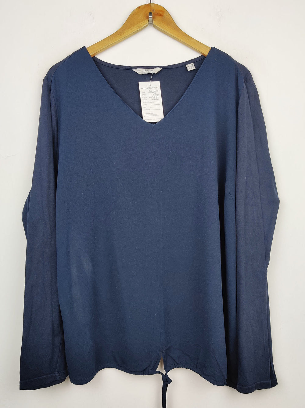 Buy online pre-used pre-loved 100% authentic & Original branded Essentials (SWT-1640) available in Pakistan. Top international brands avilable.