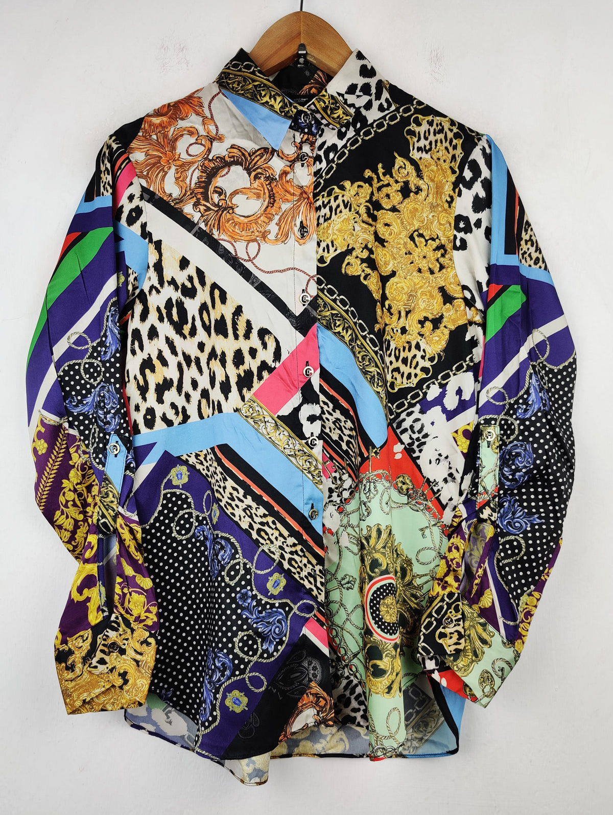 Buy online pre-used pre-loved 100% authentic & Original branded River Island (SWT-164) available in Pakistan. Top international brands avilable.