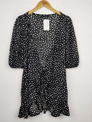 Buy online pre-used pre-loved 100% authentic & Original branded Bershka (SWT-1650) available in Pakistan. Top international brands avilable.