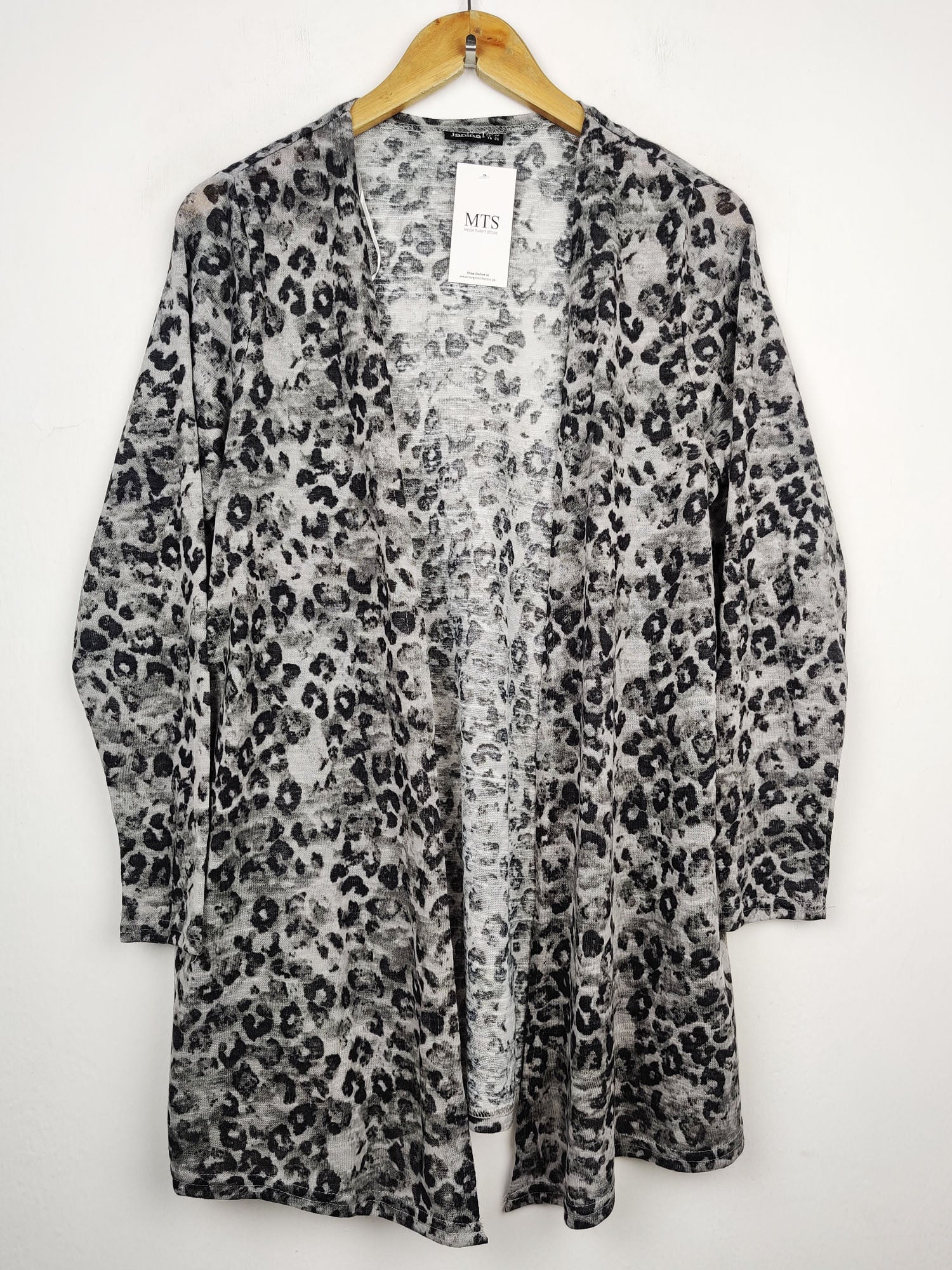 Buy online pre-used pre-loved 100% authentic & Original branded Janina (SWT-1657) available in Pakistan. Top international brands avilable.