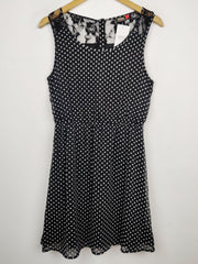 Buy online pre-used pre-loved 100% authentic & Original branded Only (SWT-1662) available in Pakistan. Top international brands avilable.