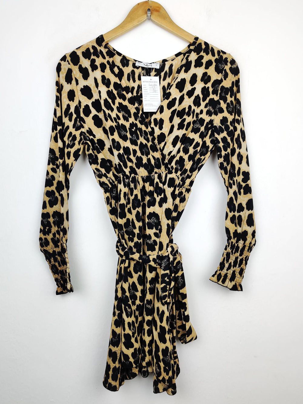 Buy online pre-used pre-loved 100% authentic & Original branded Unknown Brand (SWT-1666) available in Pakistan. Top international brands avilable.