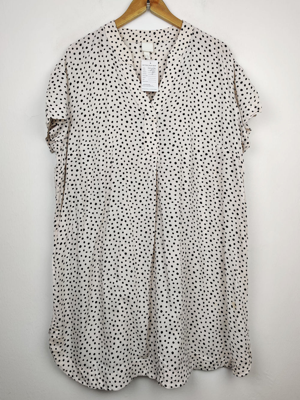 Buy online pre-used pre-loved 100% authentic & Original branded H&M (SWT-1676) available in Pakistan. Top international brands avilable.