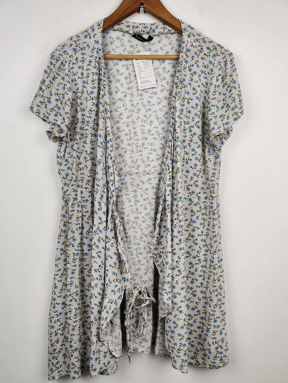 Buy online pre-used pre-loved 100% authentic & Original branded Stradivarius (SWT-1748) available in Pakistan. Top international brands avilable.