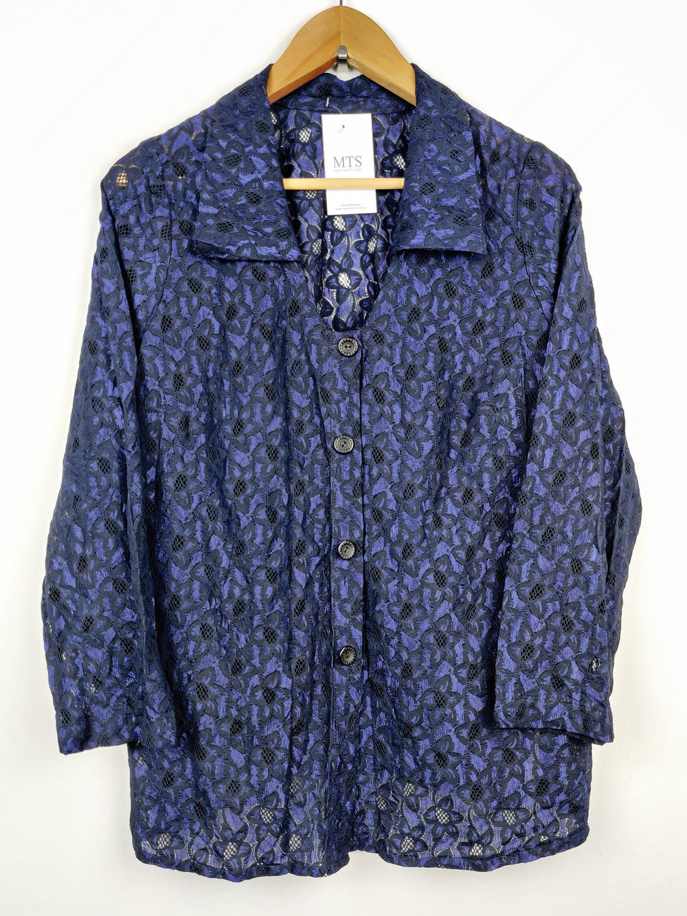 Buy online pre-used pre-loved 100% authentic & Original branded Unknown Brand (SWT-1775) available in Pakistan. Top international brands avilable.