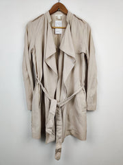 Buy online pre-used pre-loved 100% authentic & Original branded H&M (SWT-1781) available in Pakistan. Top international brands avilable.