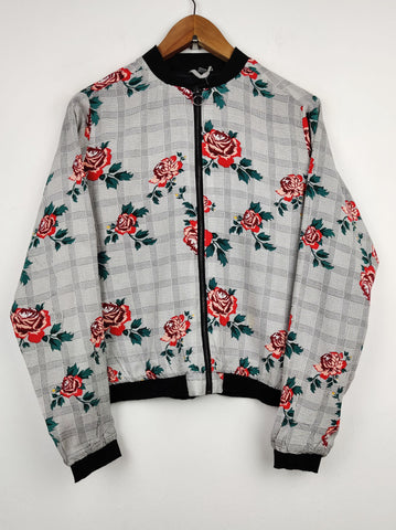 Buy online pre-used pre-loved 100% authentic & Original branded Unknown Brand (SWT-1873) available in Pakistan. Top international brands avilable.
