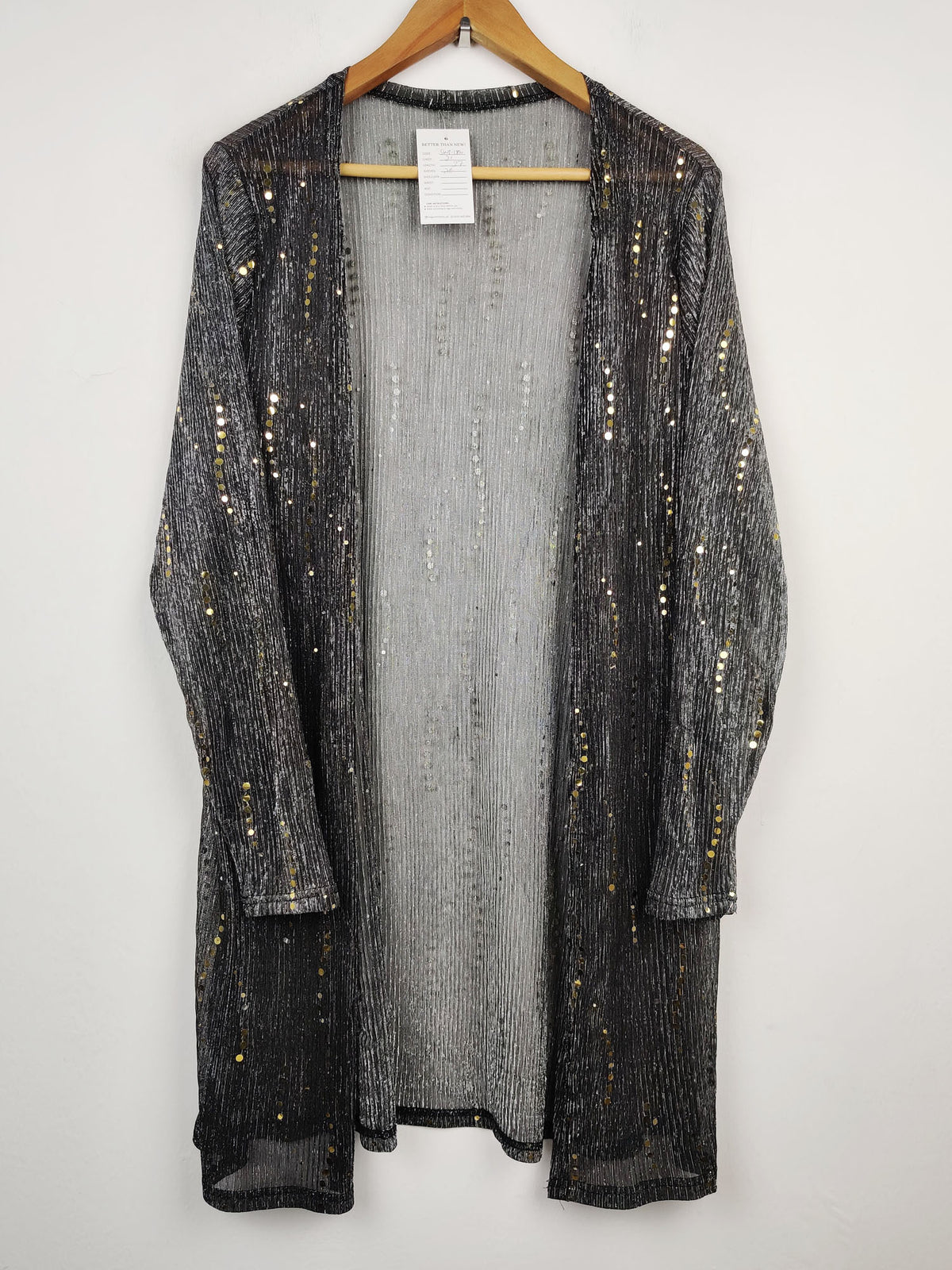 Buy online pre-used pre-loved 100% authentic & Original branded Unknown Brand (SWT-1890) available in Pakistan. Top international brands avilable.