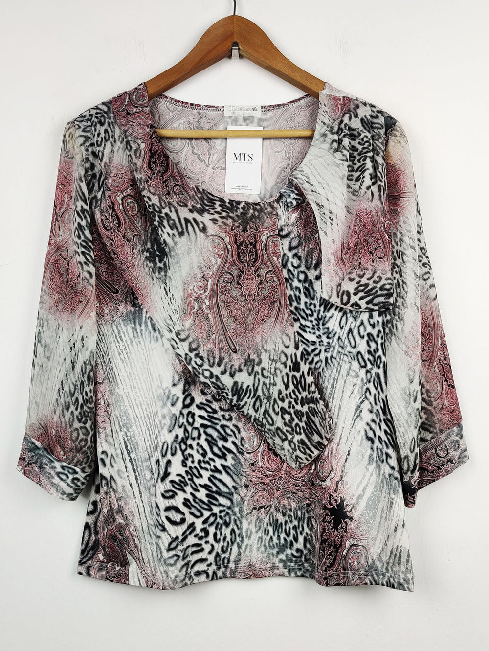 Buy online pre-used pre-loved 100% authentic & Original branded Ilona (SWT-1917) available in Pakistan. Top international brands avilable.