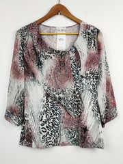 Buy online pre-used pre-loved 100% authentic & Original branded Ilona (SWT-1917) available in Pakistan. Top international brands avilable.