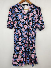 Buy online pre-used pre-loved 100% authentic & Original branded George (SWT-193) available in Pakistan. Top international brands avilable.