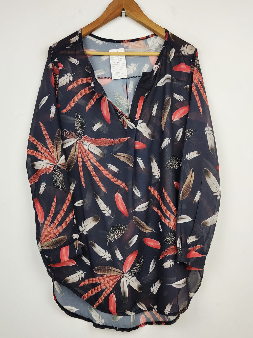 Buy online pre-used pre-loved 100% authentic & Original branded Unknown Brand (SWT-1999) available in Pakistan. Top international brands avilable.