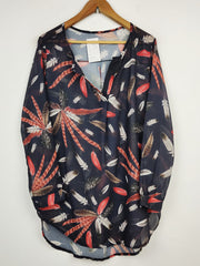 Buy online pre-used pre-loved 100% authentic & Original branded Unknown Brand (SWT-1999) available in Pakistan. Top international brands avilable.