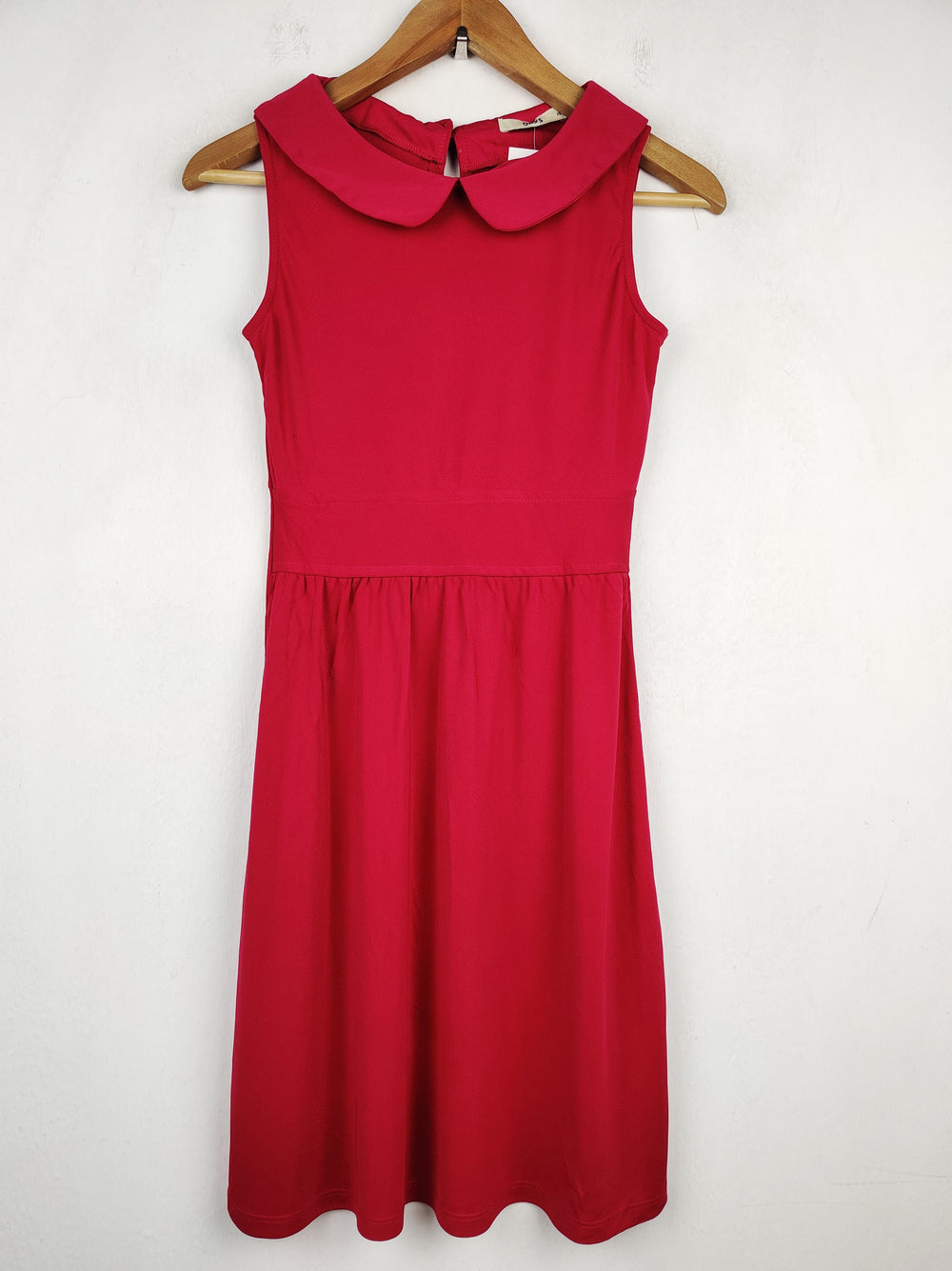 Buy online pre-used pre-loved 100% authentic & Original branded Oasis (SWT-202) available in Pakistan. Top international brands avilable.