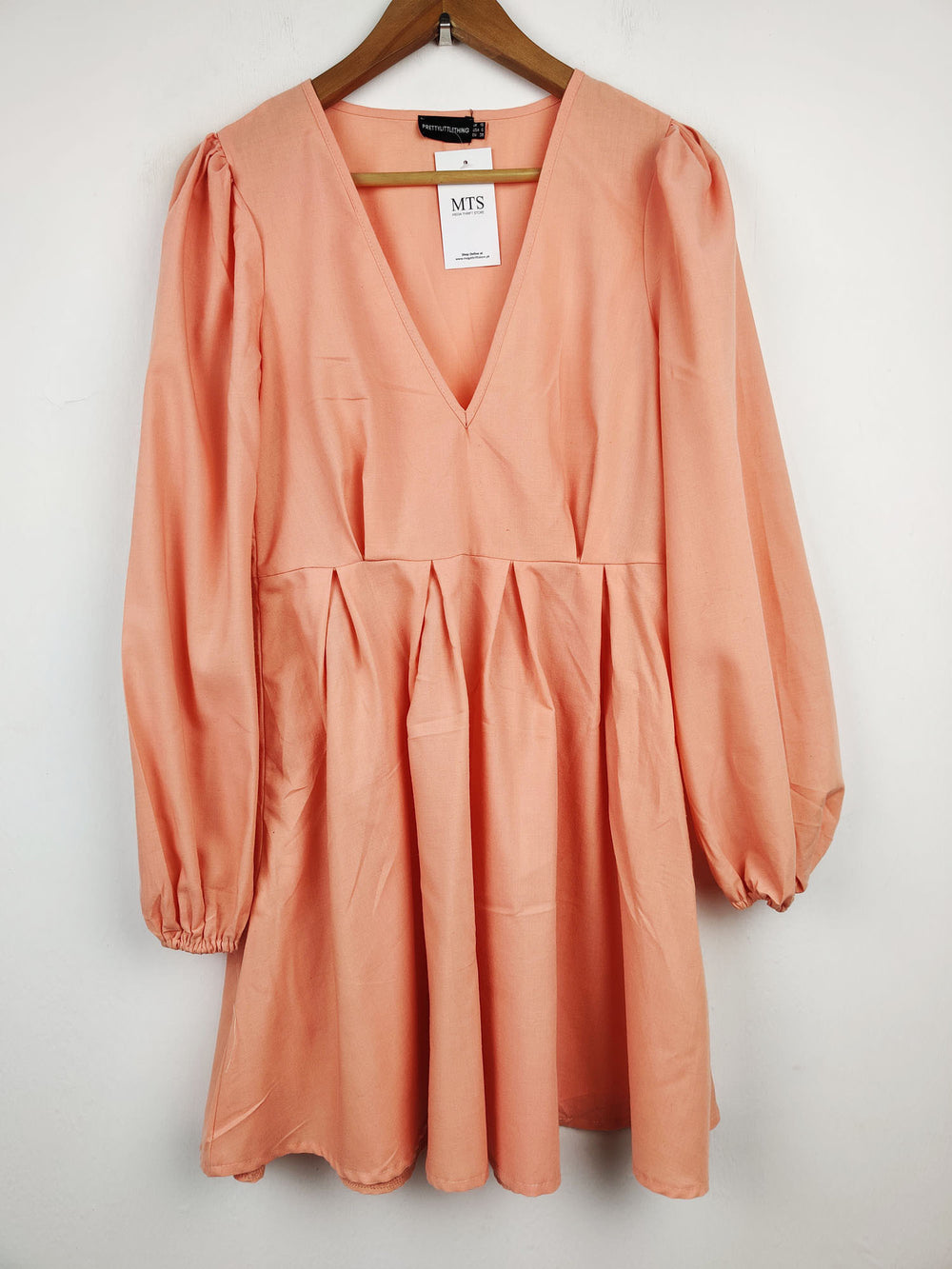 Buy online pre-used pre-loved 100% authentic & Original branded Prettylittlething (SWT-2113) available in Pakistan. Top international brands avilable.