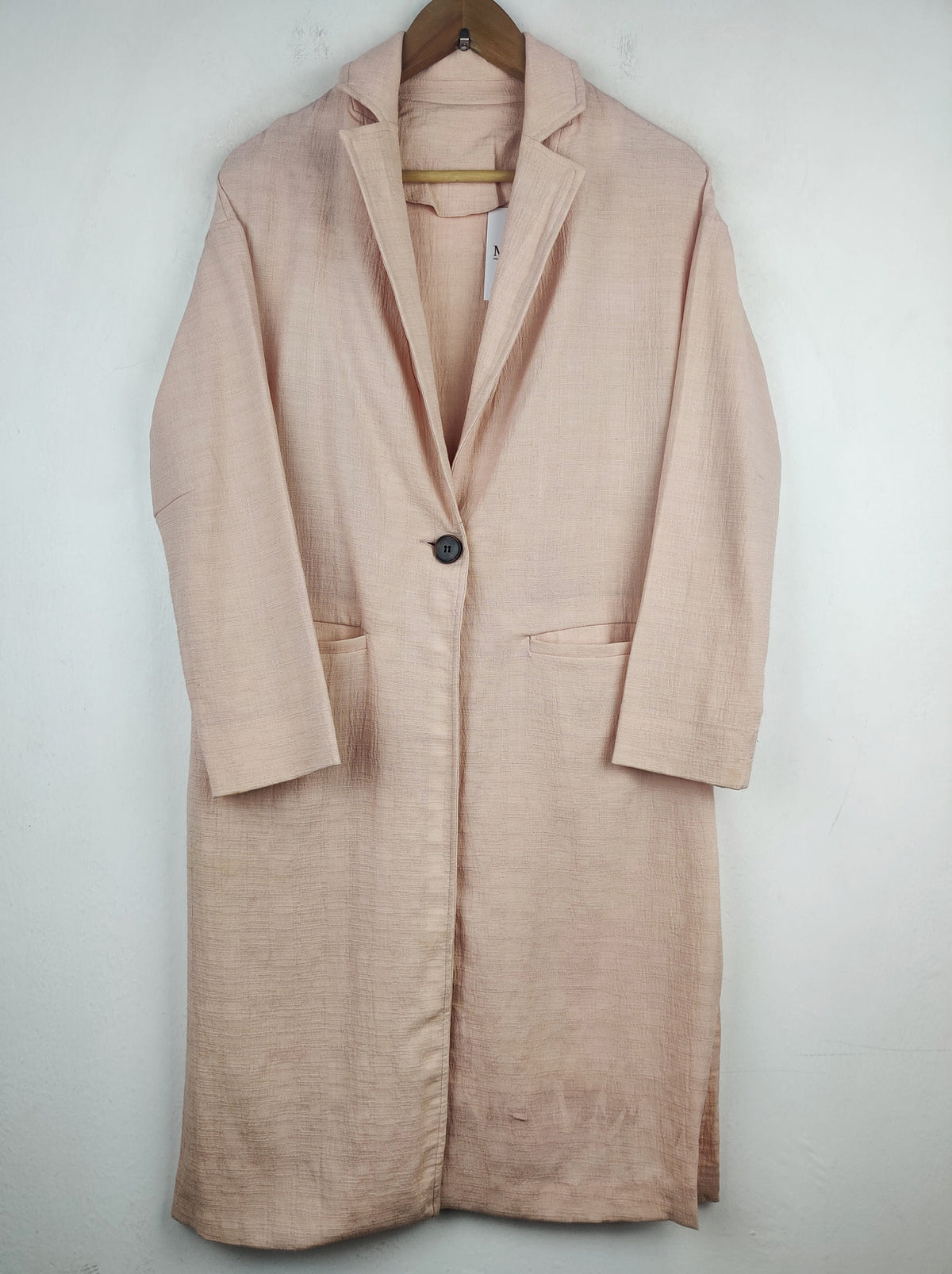 Buy online pre-used pre-loved 100% authentic & Original branded Unknown Brand (SWT-212) available in Pakistan. Top international brands avilable.