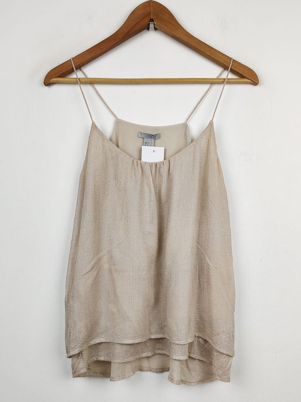 Buy online pre-used pre-loved 100% authentic & Original branded H&M (SWT-2136) available in Pakistan. Top international brands avilable.