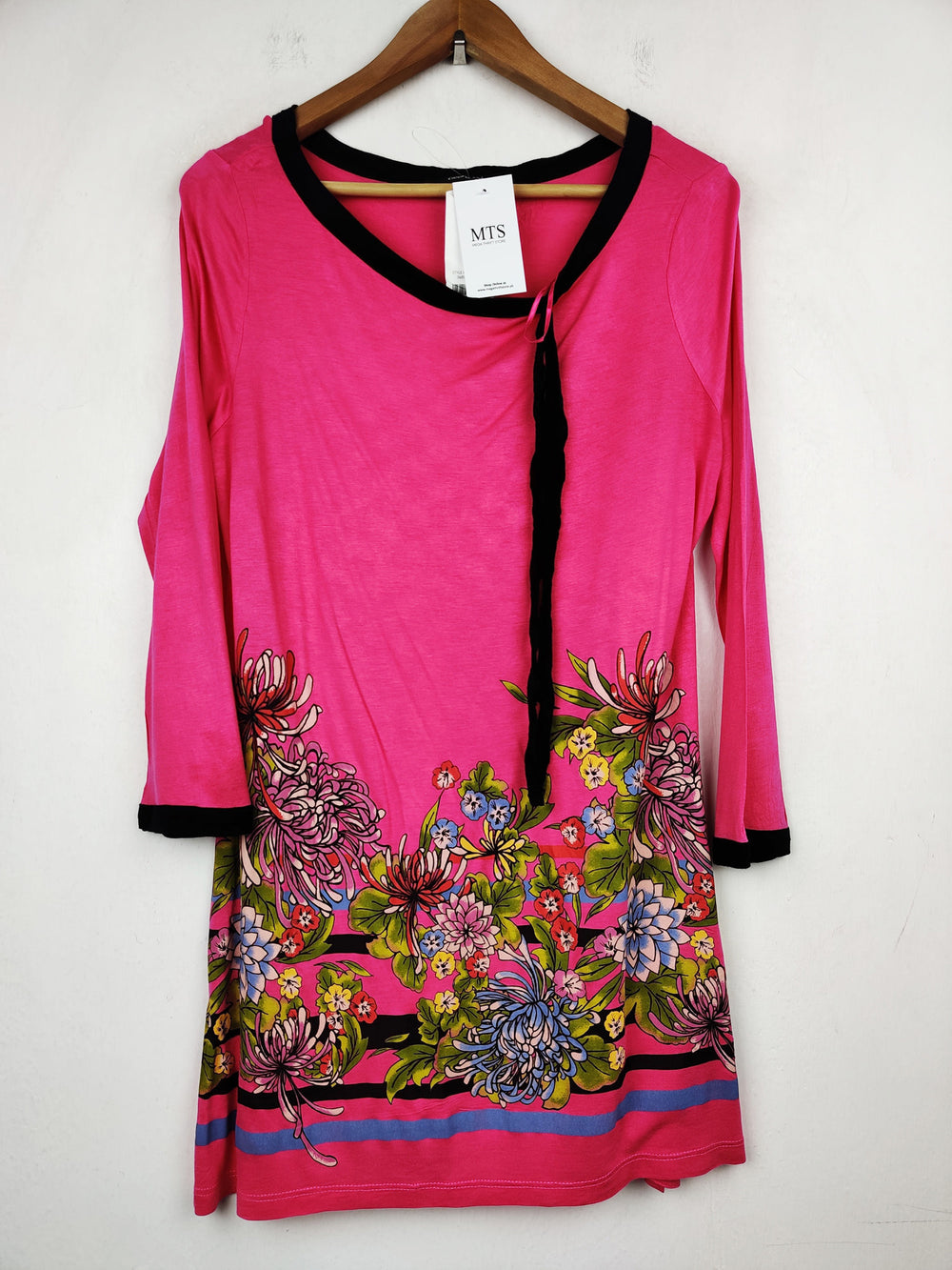 Buy online pre-used pre-loved 100% authentic & Original branded George (SWT-21) available in Pakistan. Top international brands avilable.