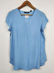 Buy online pre-used pre-loved 100% authentic & Original branded Vero Moda (SWT-2228) available in Pakistan. Top international brands avilable.