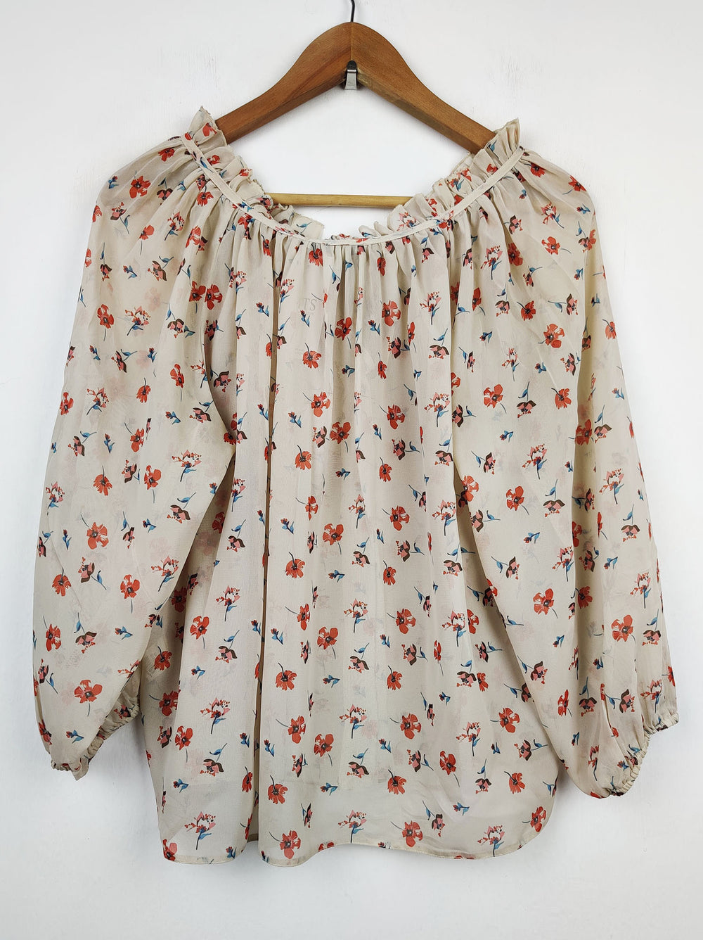 Buy online pre-used pre-loved 100% authentic & Original branded River Island (SWT-2246) available in Pakistan. Top international brands avilable.