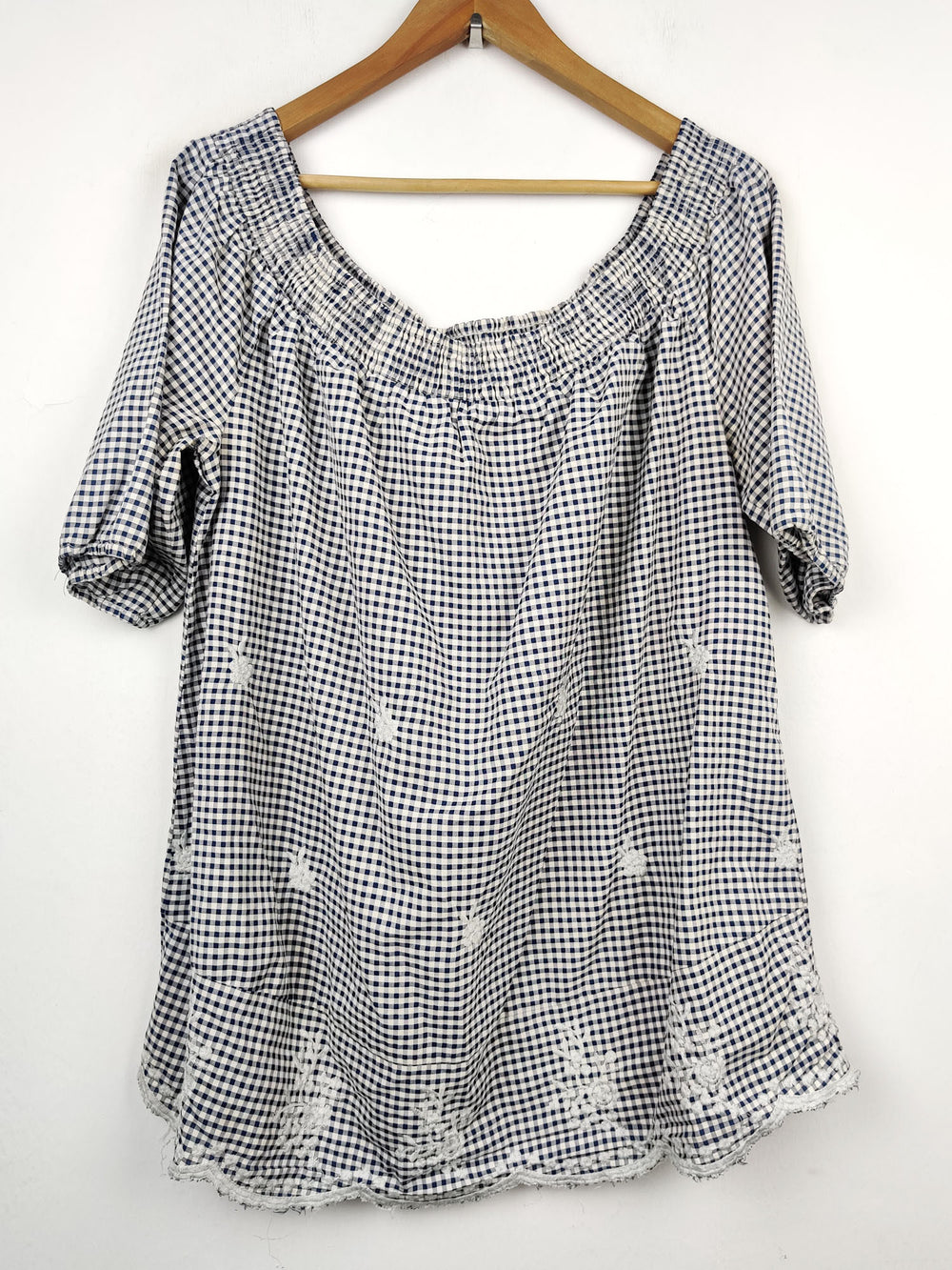 Buy online pre-used pre-loved 100% authentic & Original branded Yours (SWT-2329) available in Pakistan. Top international brands avilable.