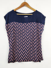 Buy online pre-used pre-loved 100% authentic & Original branded Crew Clothing Company (SWT-2374) available in Pakistan. Top international brands avilable.