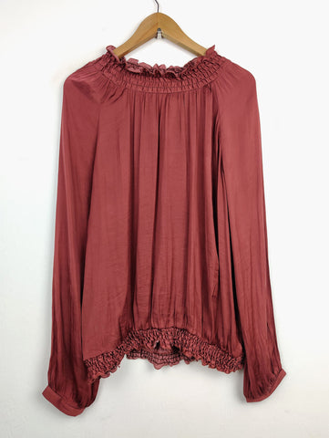 Buy online pre-used pre-loved 100% authentic & Original branded Second Female (SWT-2463) available in Pakistan. Top international brands avilable.