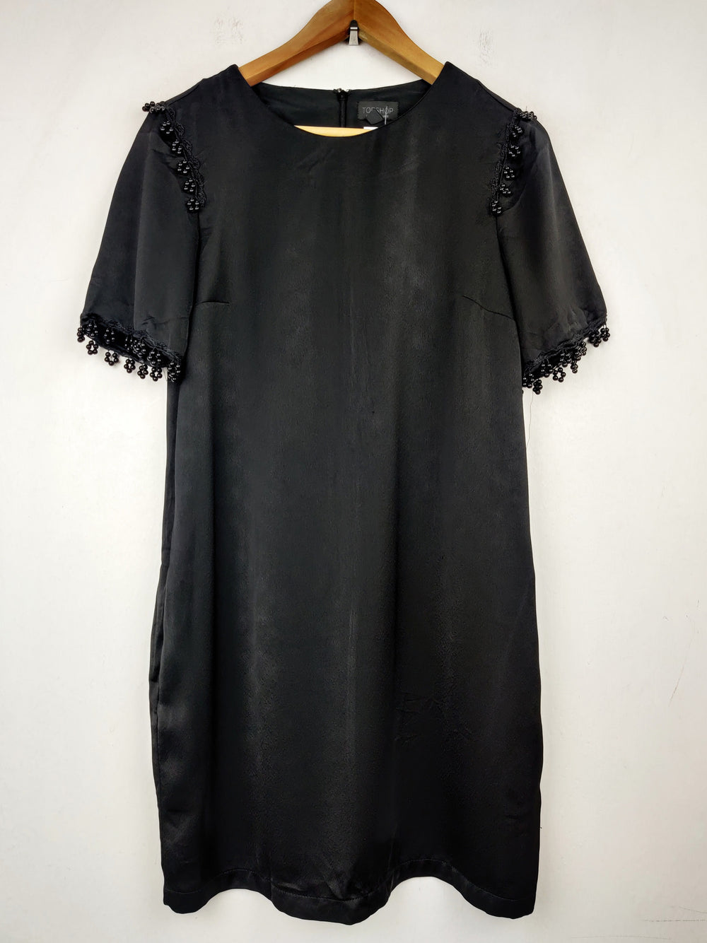 Buy online pre-used pre-loved 100% authentic & Original branded Top Shop (SWT-24) available in Pakistan. Top international brands avilable.