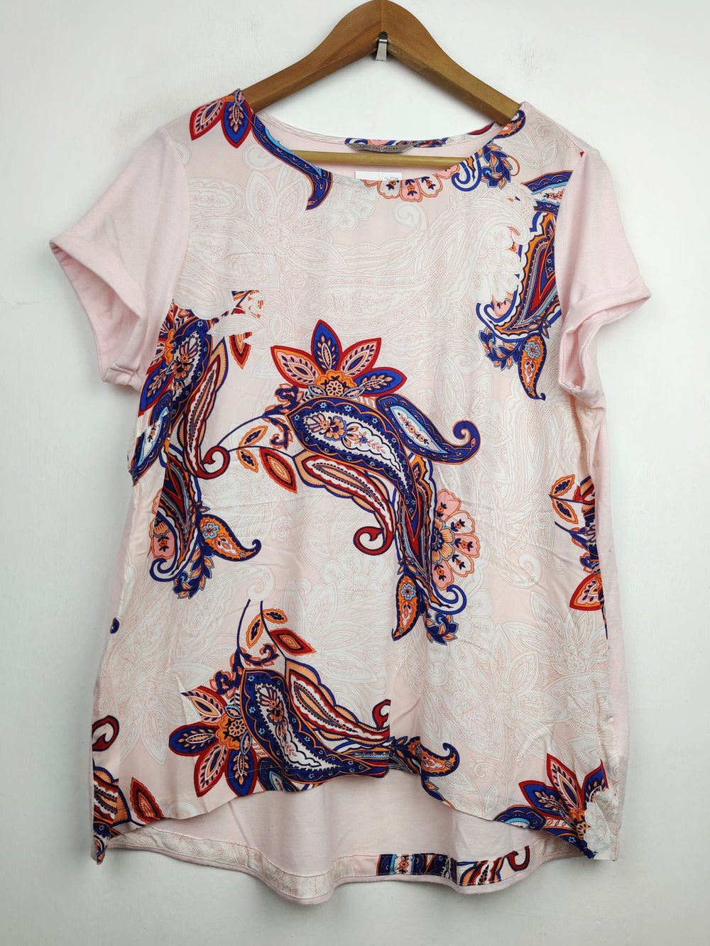 Buy online pre-used pre-loved 100% authentic & Original branded Marks & Spencer (SWT-2517) available in Pakistan. Top international brands avilable.