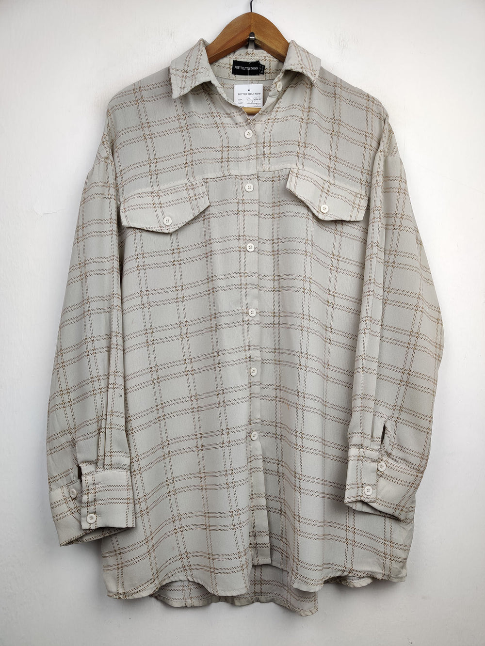 Buy online pre-used pre-loved 100% authentic & Original branded Pretty Little Thing (SWT-2570) available in Pakistan. Top international brands avilable.