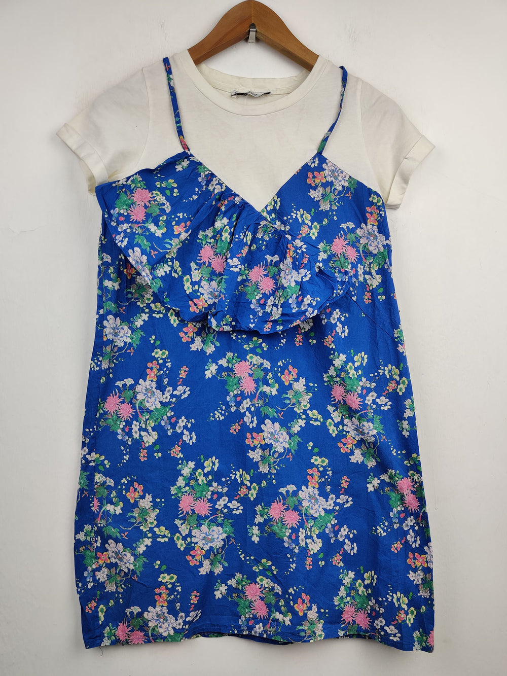 Buy online pre-used pre-loved 100% authentic & Original branded Pull & Bear (SWT-2644) available in Pakistan. Top international brands avilable.