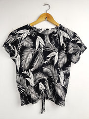 Buy online pre-used pre-loved 100% authentic & Original branded H&M (SWT-2689) available in Pakistan. Top international brands avilable.